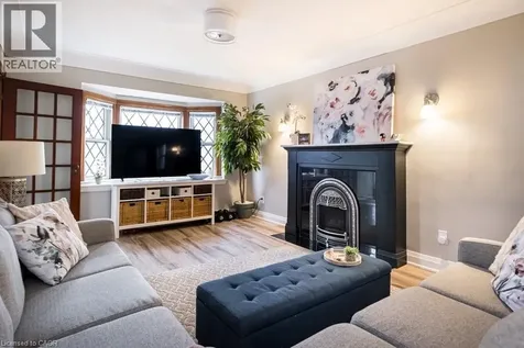 143 Huxley Avenue South Hamilton ON L8K 2P9
