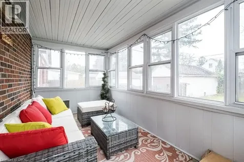 143 Huxley Avenue South Hamilton ON L8K 2P9