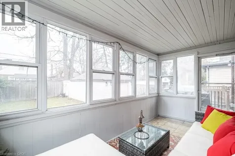 143 Huxley Avenue South Hamilton ON L8K 2P9