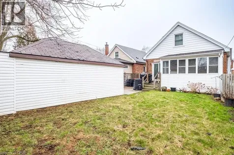 143 Huxley Avenue South Hamilton ON L8K 2P9