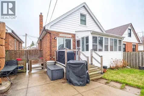 143 Huxley Avenue South Hamilton ON L8K 2P9