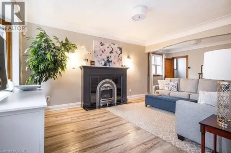143 Huxley Avenue South Hamilton ON L8K 2P9