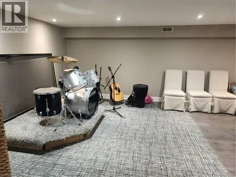 2019 Dundas Street Burlington ON L7P 0S8