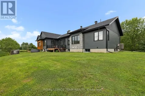 3783 Woodkilton Road Ottawa ON K0A 3M0