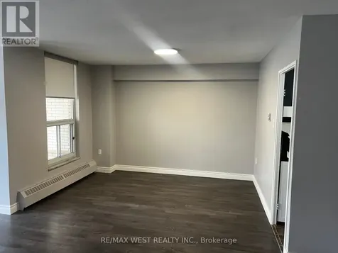 130 Neptune Drive Toronto (englemount-lawrence) ON M6A 1X5
