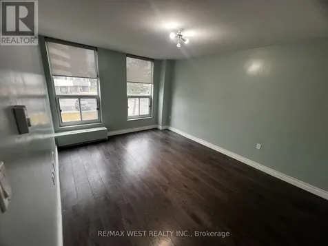 130 Neptune Drive Toronto (englemount-lawrence) ON M6A 1X5
