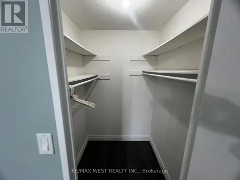 130 Neptune Drive Toronto (englemount-lawrence) ON M6A 1X5