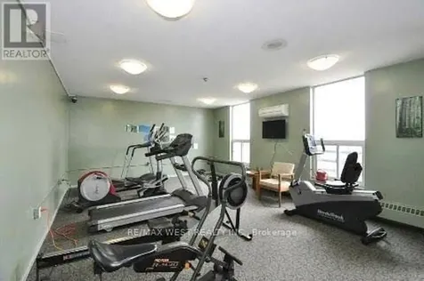 130 Neptune Drive Toronto (englemount-lawrence) ON M6A 1X5