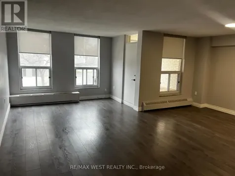 130 Neptune Drive Toronto (englemount-lawrence) ON M6A 1X5