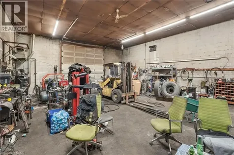 25 Kenmore Avenue Stoney Creek ON L8E 5N1