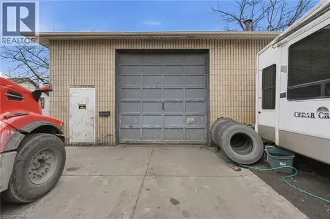 25 Kenmore Avenue Stoney Creek ON L8E 5N1