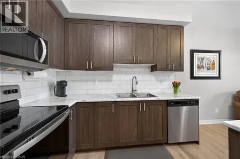 5 Hamilton Street North Waterdown ON L8B 2A4