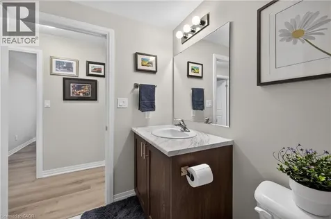 5 Hamilton Street North Waterdown ON L8B 2A4