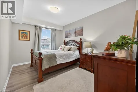 5 Hamilton Street North Waterdown ON L8B 2A4