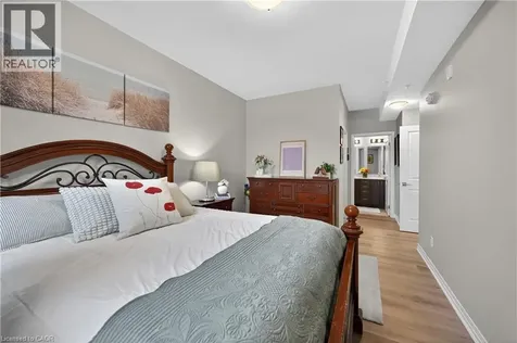 5 Hamilton Street North Waterdown ON L8B 2A4