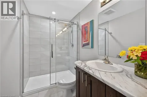 5 Hamilton Street North Waterdown ON L8B 2A4