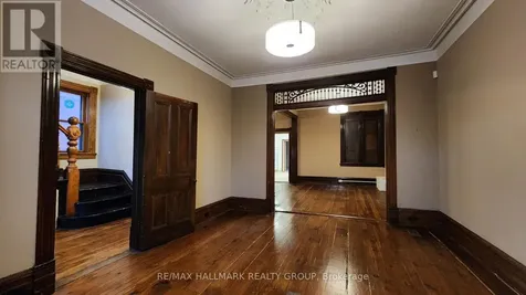 113 Murray Street Ottawa ON K1N 5M5