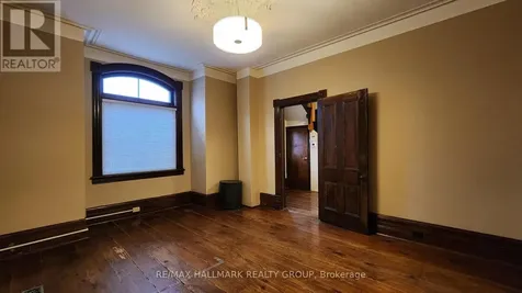 113 Murray Street Ottawa ON K1N 5M5
