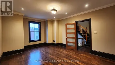 113 Murray Street Ottawa ON K1N 5M5