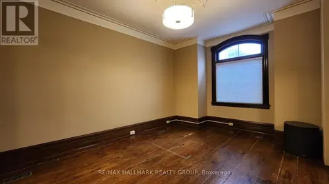 113 Murray Street Ottawa ON K1N 5M5