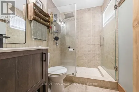16 Heritage Drive Petawawa ON K8H 3J3