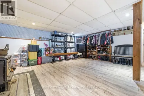16 Heritage Drive Petawawa ON K8H 3J3
