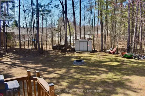 16 Heritage Drive Petawawa ON K8H 3J3