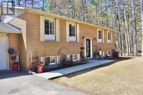 16 Heritage Drive Petawawa ON K8H 3J3