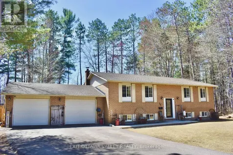 16 Heritage Drive Petawawa ON K8H 3J3
