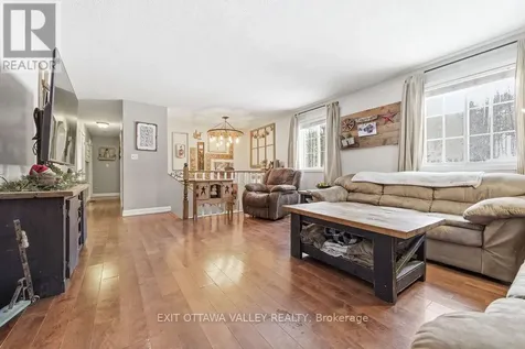 16 Heritage Drive Petawawa ON K8H 3J3