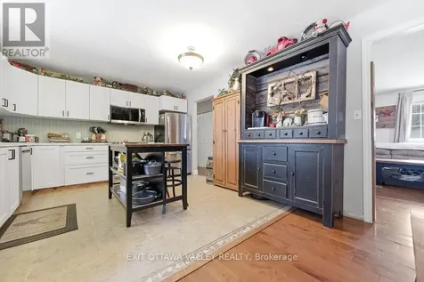 16 Heritage Drive Petawawa ON K8H 3J3