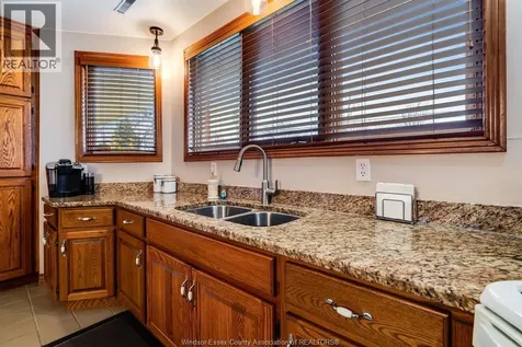 1462 County Road 22 Lakeshore ON N8L 0H9