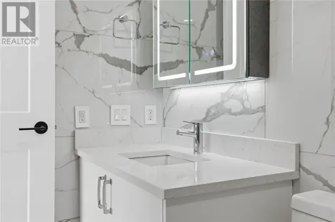 180 George Street Unit# Ph206 Ottawa ON K1N 0G8