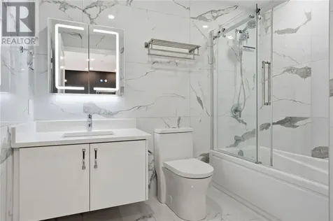 180 George Street Unit# Ph206 Ottawa ON K1N 0G8