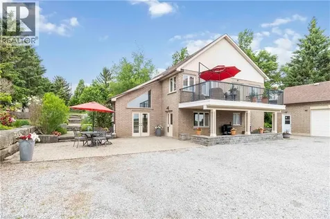 221 Old Onondaga Road East Brantford ON N3T 5L4