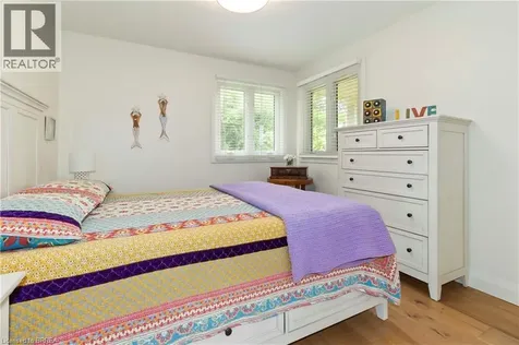 221 Old Onondaga Road East Brantford ON N3T 5L4