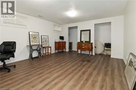 221 Old Onondaga Road East Brantford ON N3T 5L4