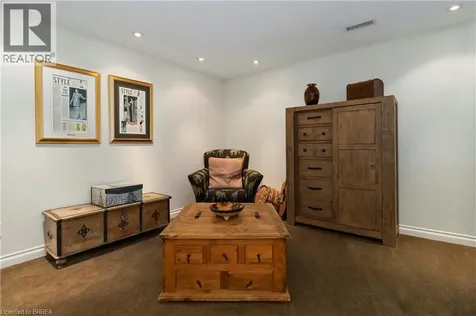 221 Old Onondaga Road East Brantford ON N3T 5L4