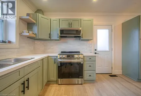 30 Dunbar Road South Waterloo ON N2L 2E3