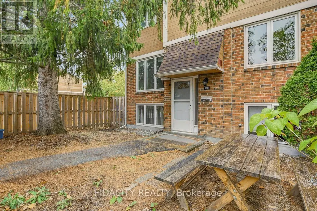 159 Salter Crescent Ottawa ON K2K 1Y8