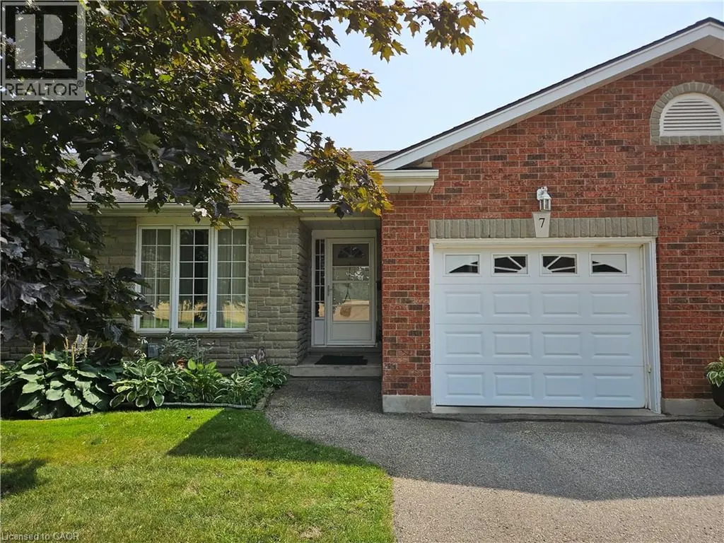 74 Wilson Avenue Delhi ON N4B 3E7