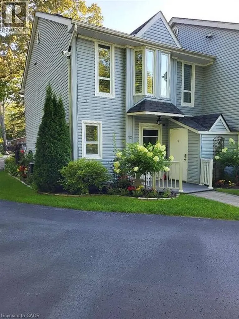 15 28th Street North Wasaga Beach ON L9Z 2E3