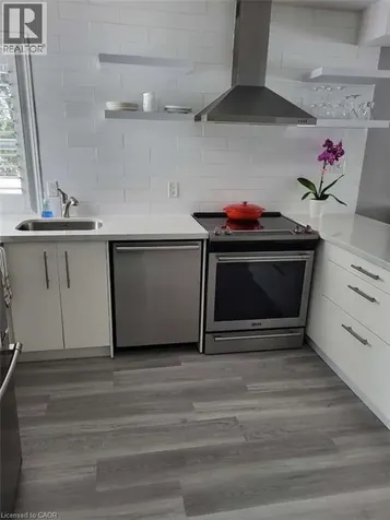 15 28th Street North Wasaga Beach ON L9Z 2E3