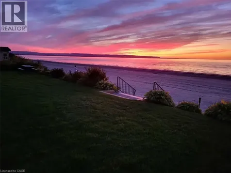 15 28th Street North Wasaga Beach ON L9Z 2E3