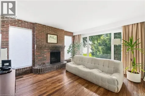 20 Arkendo Drive Oakville ON L6J 5T9