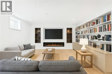 20 Arkendo Drive Oakville ON L6J 5T9