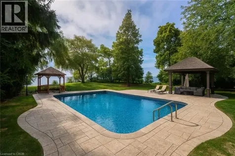 20 Arkendo Drive Oakville ON L6J 5T9