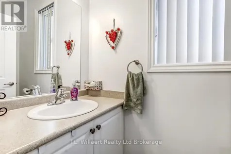 42 Seaton Crescent Tillsonburg ON N4G 0J8