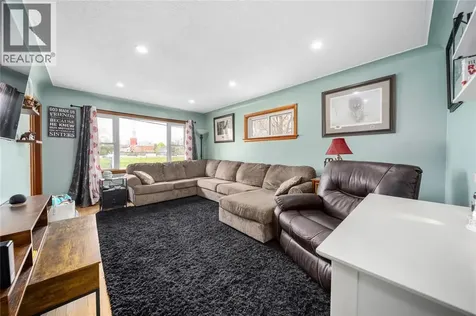 19 Broadway Street Lambton Shores ON N0N 1J0