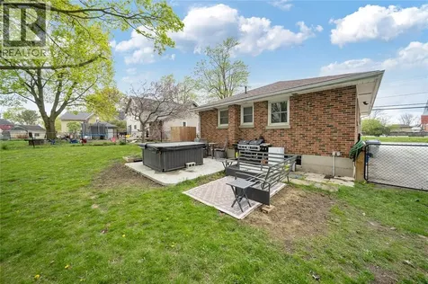 19 Broadway Street Lambton Shores ON N0N 1J0